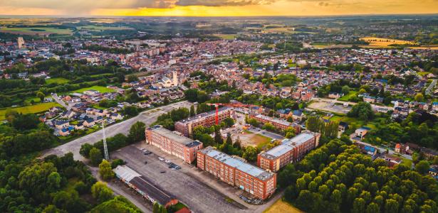 Dronebeeld van de vernieuwde Ambiorix-site 